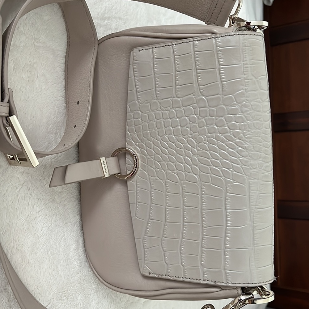 Ted Baker Loop And Tab Grainy Crossbody Bag - Picture 2 of 7